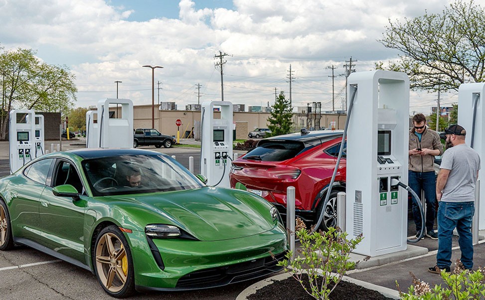 汽車充電樁加盟的市場機遇與挑戰