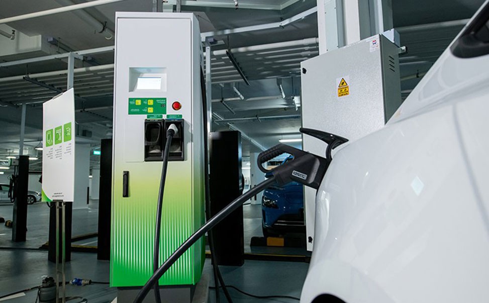 直流汽車充電樁，技術(shù)革新引領(lǐng)市場新機遇